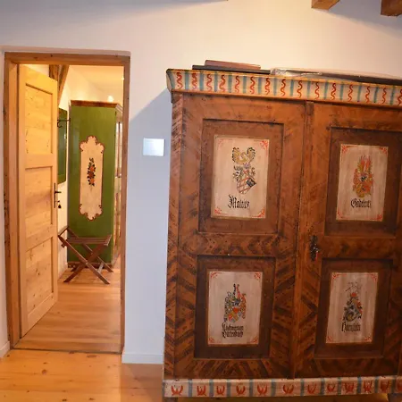 Konukevi Landhof Angstl - Gaestezimmer Und Tagungsraum Höslwang