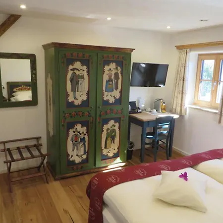 Landhof Angstl - Gaestezimmer Und Tagungsraum Konukevi